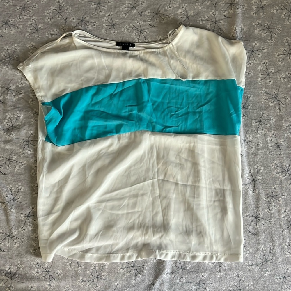 Uk2la - large - tshirt